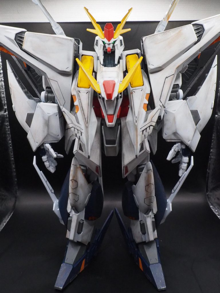 スミ入れにウェザリングカラーのマルチブラックを使いました。スミ入れ後にうまく拭き取れず、意図せず広がってしまってウェザリングになってしまいました。