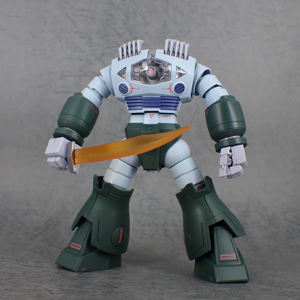 ヒートサーベルは無色クリアーでしたのでクリアーオレンジで塗装。