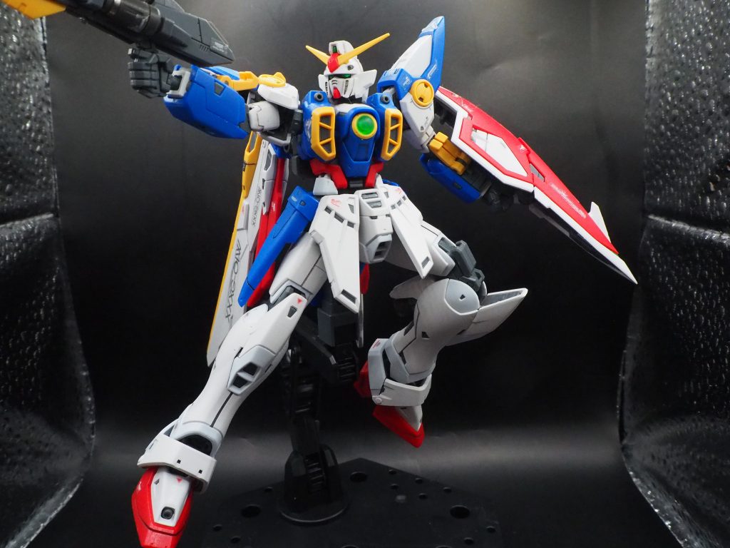 さっきのユニコーンガンダムをあれこれ弄っているうちにトップコートが乾いたので投稿します。