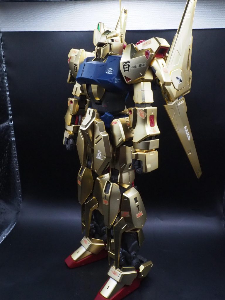 ゴールド部分はだいたいアンダーゲートになっていて、アンダーゲートになっていない部分はパーツを組んだ時に隠れます。