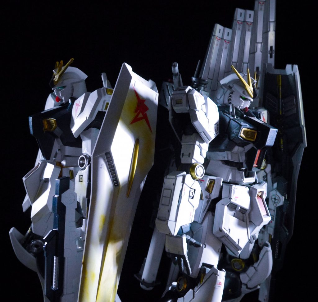 息子の作ったEGνガンダムとツーショットで。