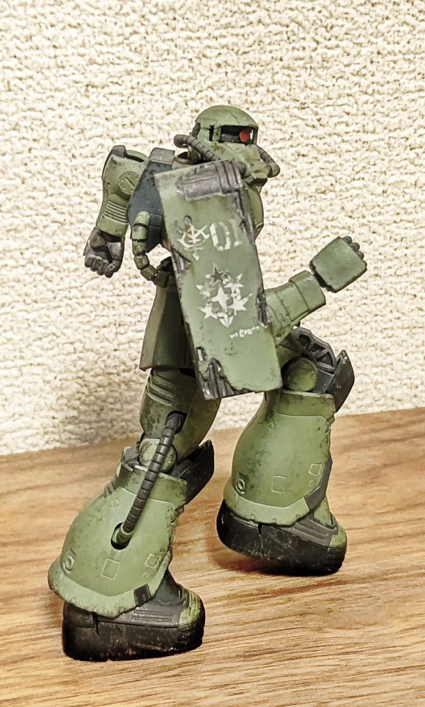 オリジン版がベースなのでこのポーズもカッコよくなってしまいますね。