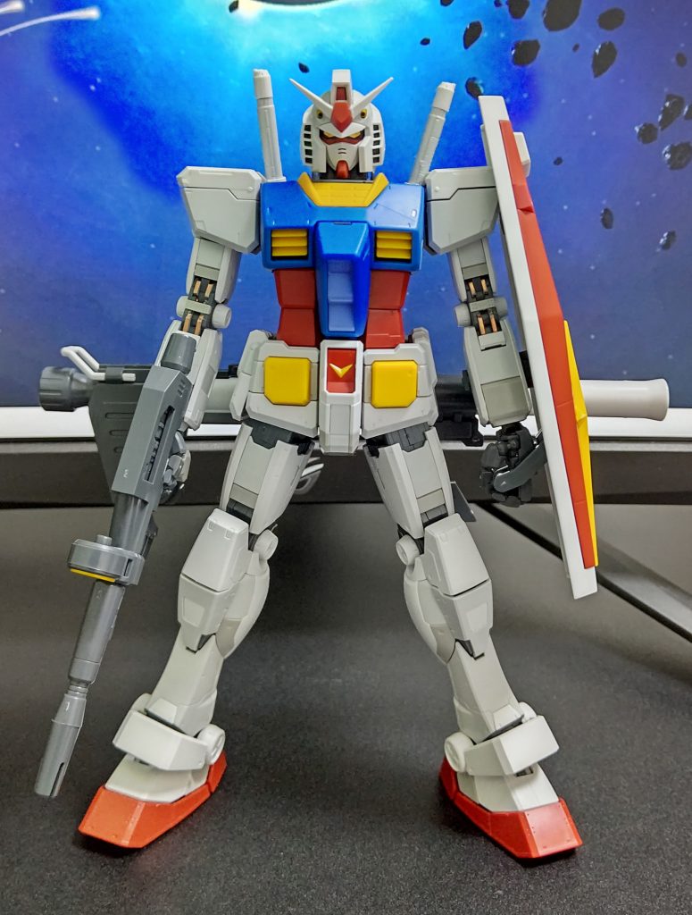 全体像。デカールや墨入れもしてないのは塗装するための楽しみを温存しているという設定でお願いします