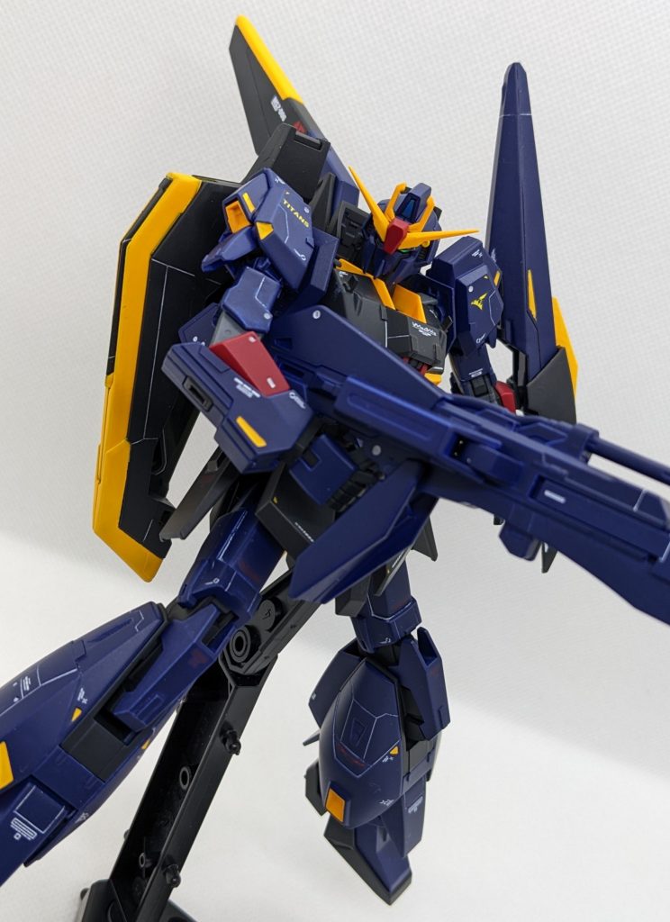 エゥーゴvsティターンズ、ガンダムvsZガンダムに登場する鹵獲カラーを再現。