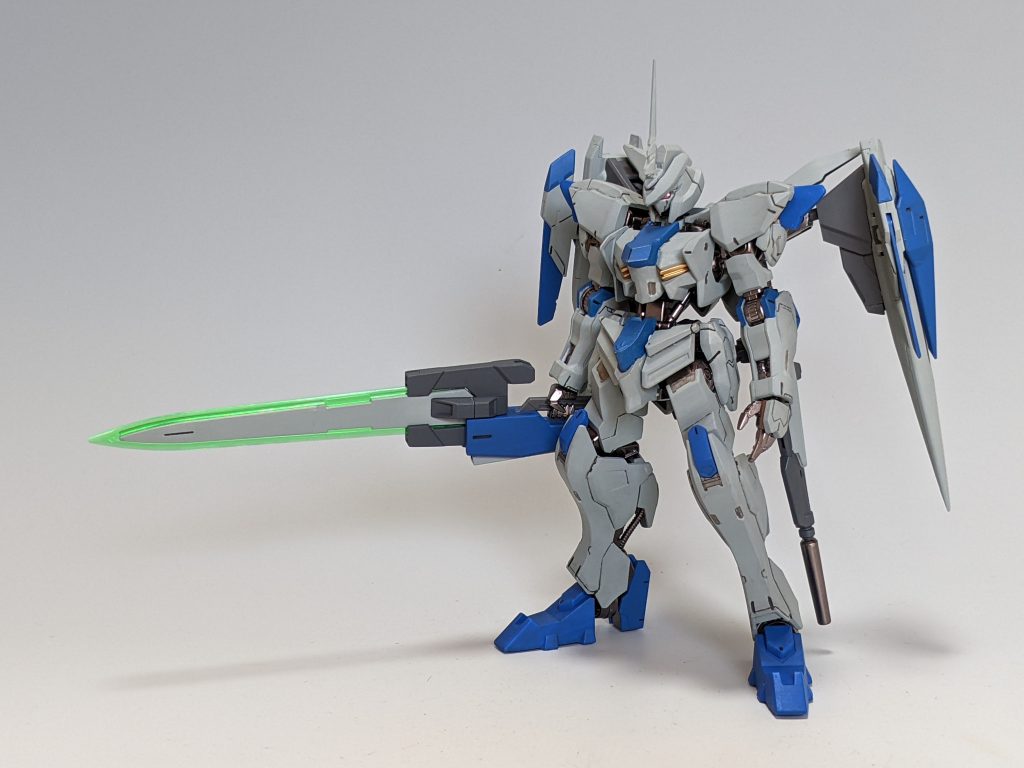 正面。腰のレールガンはビルドブースターMk-IIのビームライフルを加工して使用しています。