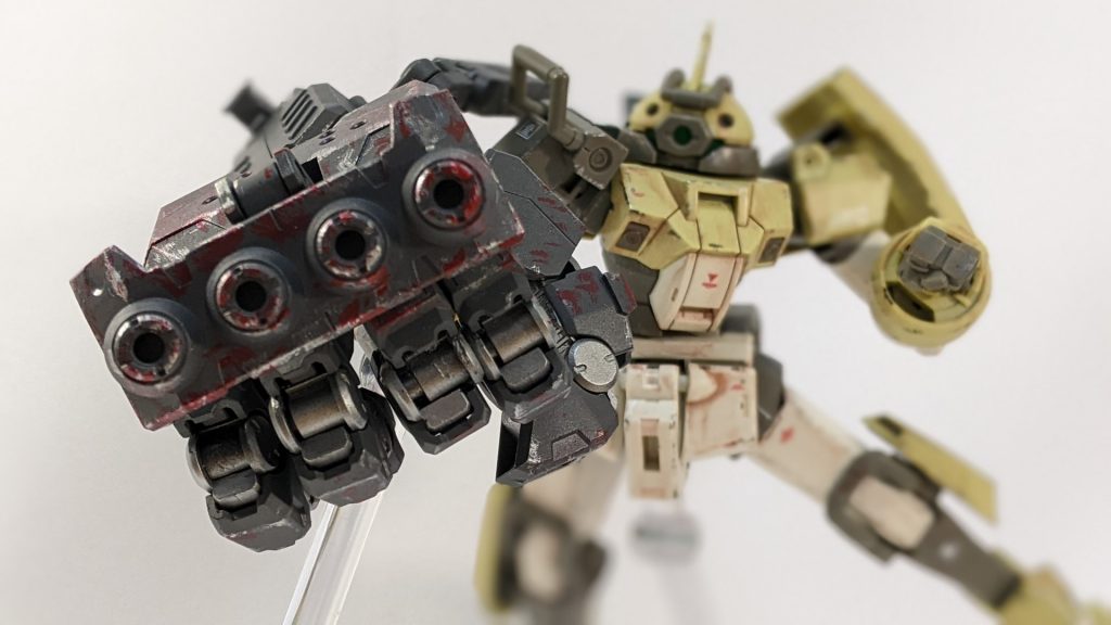 ウェザリングで返り血表現しています。