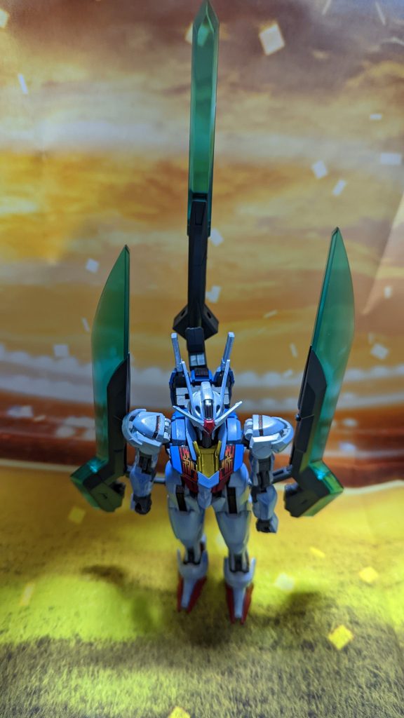 必殺のバスタースラッシュフォーム高速で突撃し、相手を斬る本体のビームサーベルも合わせる強化版もあります