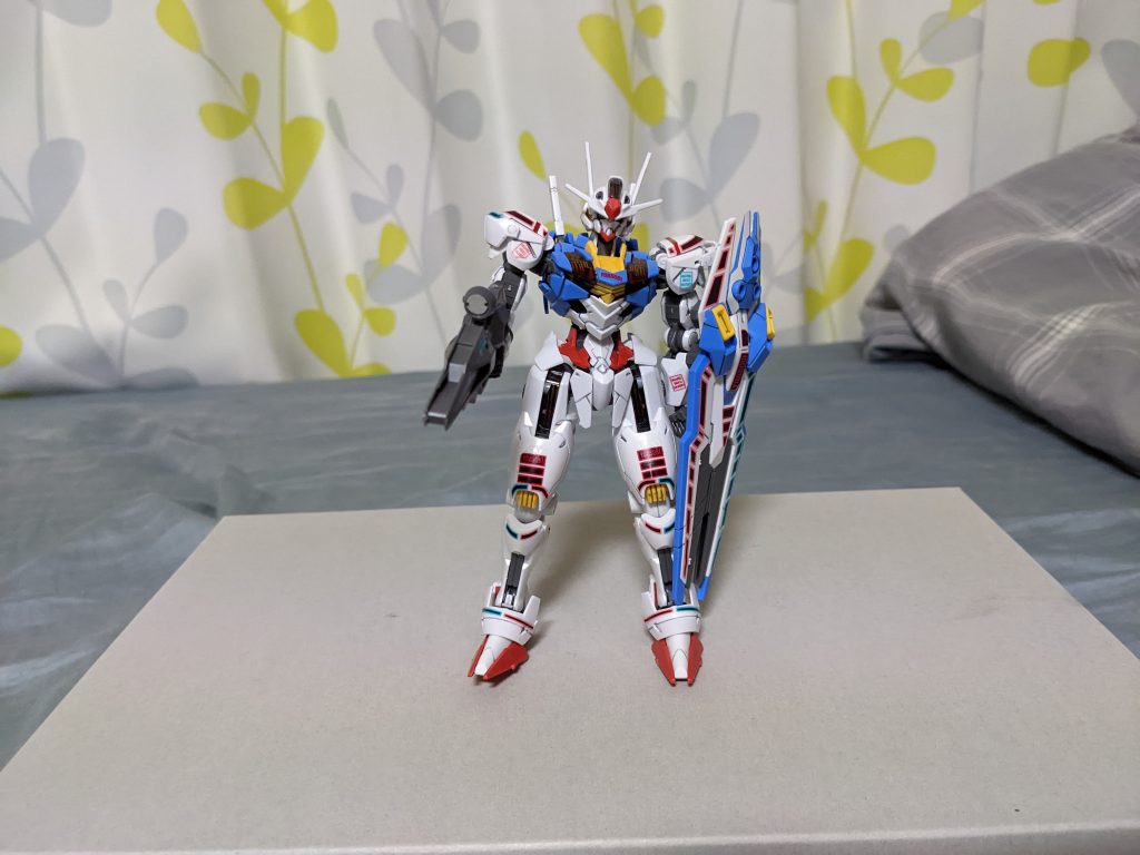 前に作ったガンダムエアリアルにYOASOBIコラボマーキングシールを貼りました。