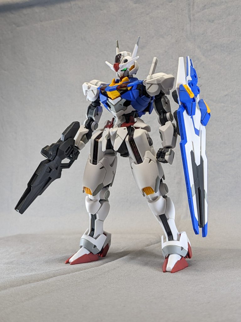 白部分は塗装せず、ライトグレーでツートン化。成形色仕上げの簡単フィニッシュです。