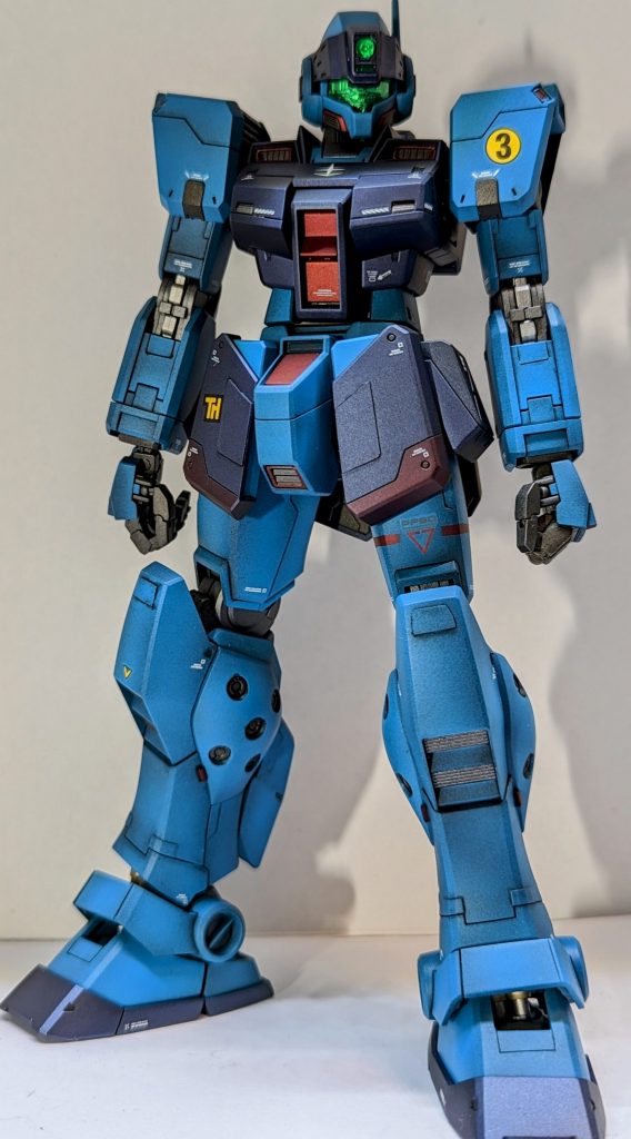 0080ポケ戦ではあっという間にやられましたが、キットはスタイリッシュで、もの凄くカッコ良かった。