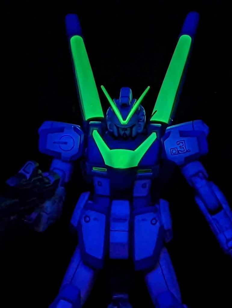 「Don’t Stop！ Carry On♪」OPでVが光っているのを再現したかったのですが・・・緑色に発光しました。最後までご覧いただき、ありがとうございます。