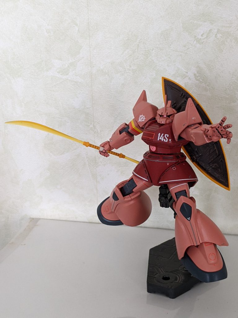 ナギナタの持ち手がユルユルなので、マスキングテープ巻いてます。