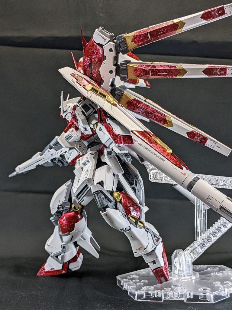 （追記）白、紅、金というおめでたい配色なのにあとから気が付きました。日本人に刺さる配色（なのか？）