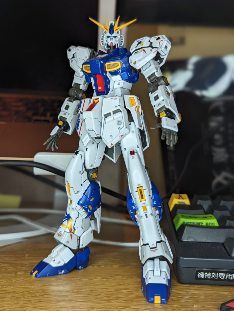 本体がだいたいできたところ。細部が通常のνガンダムと異なります
