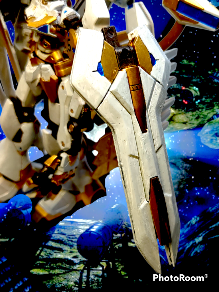 非戦闘時はこのように左肩部に、装備していると思われる。