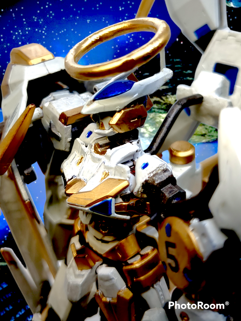 NA-5 仮称名 ベリアル の頭部に確認される輪っか状のパーツを天の輪と呼称する。第一次接敵時においてパトロール隊が対象に触れたと同時に頭部のパーツが光だし、対象に触れたMSはジャックされる。第一次接敵時の情報を受け連邦軍政府はこの未確認MSの破壊、もしくは鹵獲を計画する。この際サイド1付近のパトロール隊から対象の目撃情報を受けており、サイド1に向けて精鋭MS 二個中隊を派遣する。