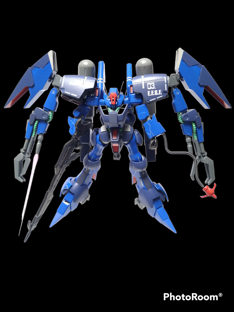 センチネルやＡＯＺの様なゴツさになってしまっています。パイロットの大好きなウミヘビもつけてみました。