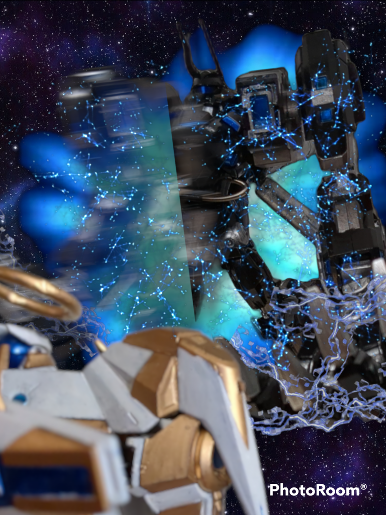 NA-5との接敵でAtmosphereentryとECマニュピレーター使ってるよって画像ですね。編集力なさすぎて不透明部分とそうでない部分に違和感あるんですよね。ちなみに先述でも書いたんですけど、スレイプニルのAe(Atmosphereentry)はデクスディアのやつよりも便利にしてあるんですよ。デクスディアは一度使うと最後まで効果が続くけどスレイプニルはON-OFF可能みたいな。そう考えるとだいぶぶっ壊れなんじゃねとは思うんですけど、一瞬だけなんでセーフかなと、まあ一対一で目の前から消えてそのまま攻撃されるなんてやばやばですよね。 はい、いかがでしたでしょうか、なんかどんどん短くなってる気がしますね。でもその分気軽に見れるのではと思います。 良ければ他の作品たちも見てくれると嬉しいです。 ここまで見てくださってありがとうございました! 是非次回の作品も見てくださると嬉しいです! 良ければフォローいいねなどもよろしくお願いします。 それではまた〜