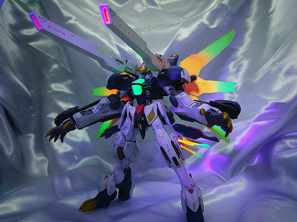 ブラックライトで色々光らせるなど 