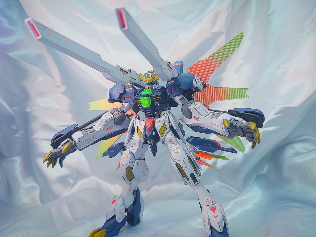 サテライトキャノン展開状態、パネル等にグラデ