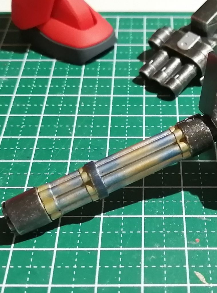 バイクのチタンマフラーを参考に青と赤の焼け表現