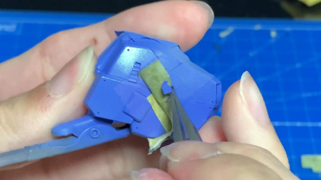 ふんわり分かるか分からないかぐらいにグラデーション塗装をしています。これはEX-sガンダムの特徴的な部分ですよね