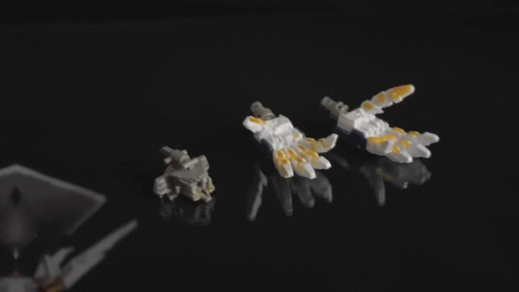 クスイーガンダムの超目立つ手の肉抜き穴、箱絵のポージングをさせるときには目立つのでしっかり処理します。タミヤの光硬化パテを使って埋めました!このパテ、今回が初使用だったのですが、なんだか使い勝手が悪かった、、、上澄み液みたいな液しか出てきませんでした。詳しい使い方、知っている方いましたら、教えてほしいです( ;∀;)