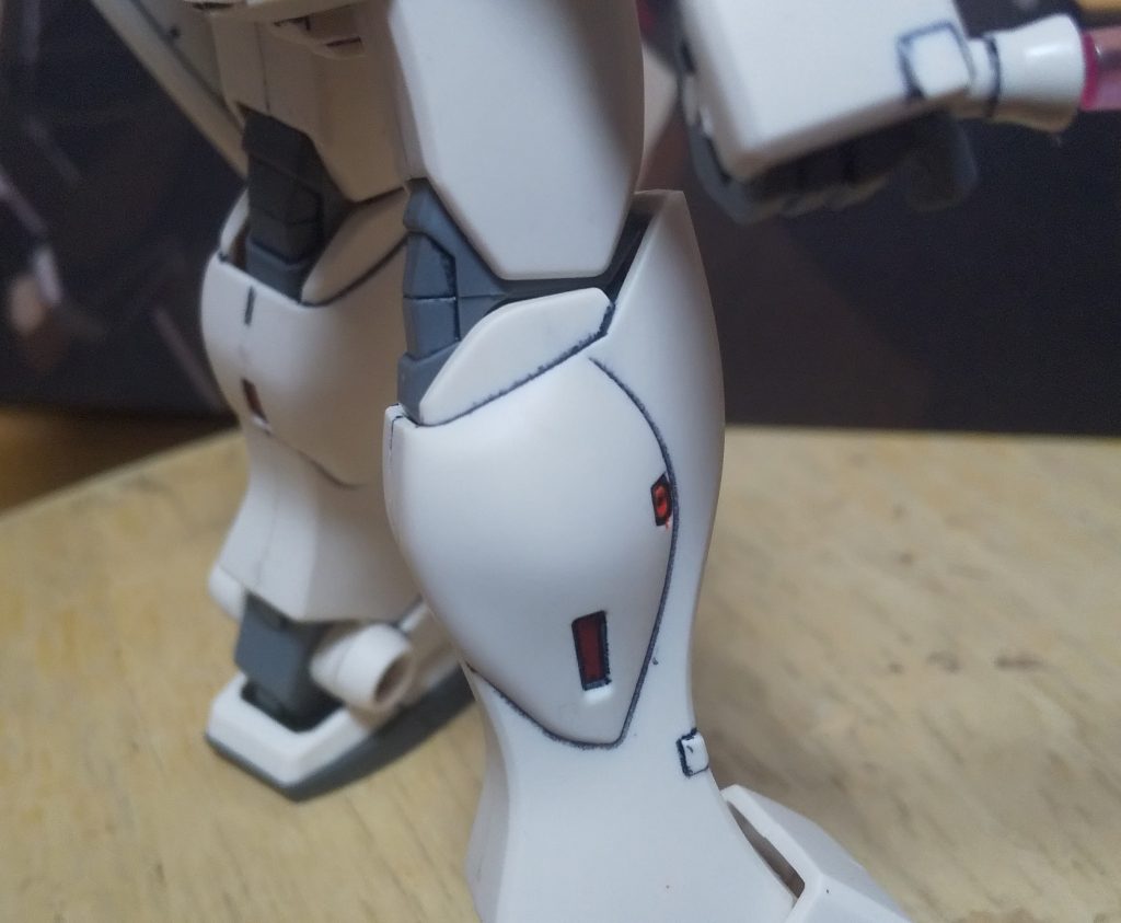 :両脛の外側のモールドに部分塗りはバッチリだ。