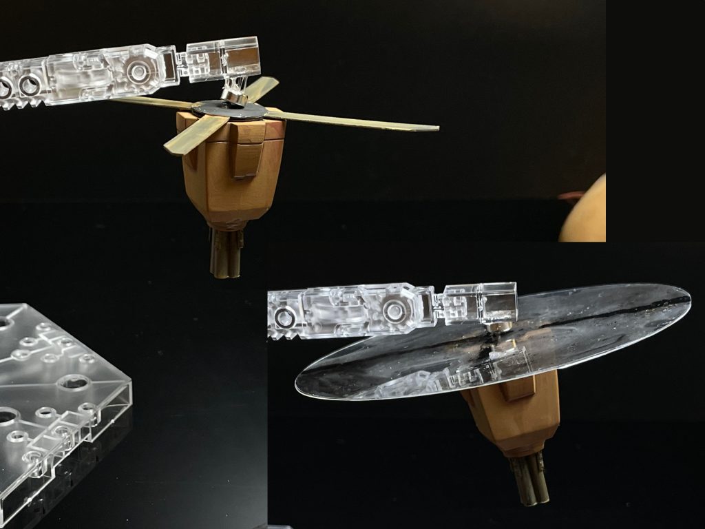 ドローン的なオールレンジ攻撃.プロペラが展開.「バシャン」「ぶるーん」敵戦車の頭上からレーザー打ちまくります.おそらく搭載バッテリーの問題から,数発しか発射できないかな.