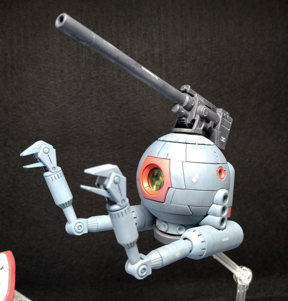 昨日投稿のジムと同様汚し工程を試してみました。https://gumpla.jp/hg/1221109汚し加減が難しいですねぇ、これから精進します。完成間近で腕の付け根にエナメルクラックが・・・事前にプライマーを塗ったのですが少し塗膜が薄かったのでしょうか。