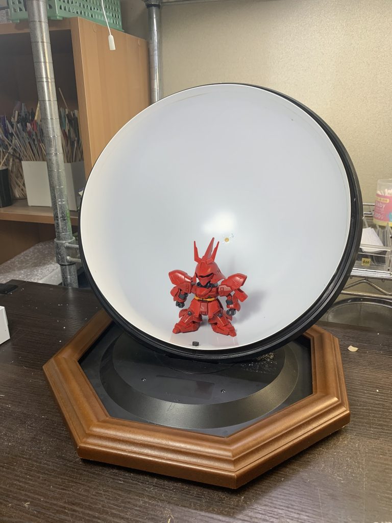 半球のベースは地球儀を分解して調達しました。