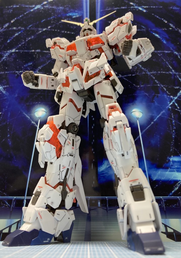 お台場の実物大ガンダムのポーズ!東京2020では一躍有名になりましたね。