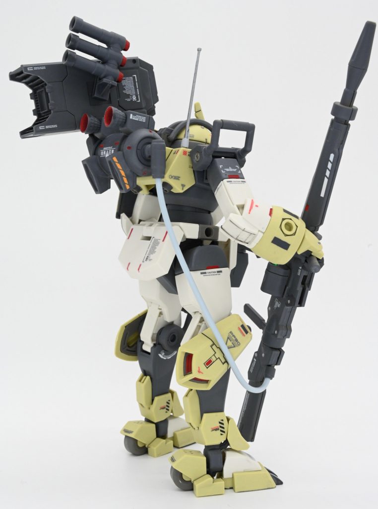 機体設定が一撃離脱戦法を取るようなのでスラスターを追加しています。