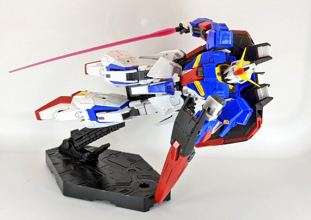 オープニングの1シーン。スタンドがあれば横にもできちゃう😂