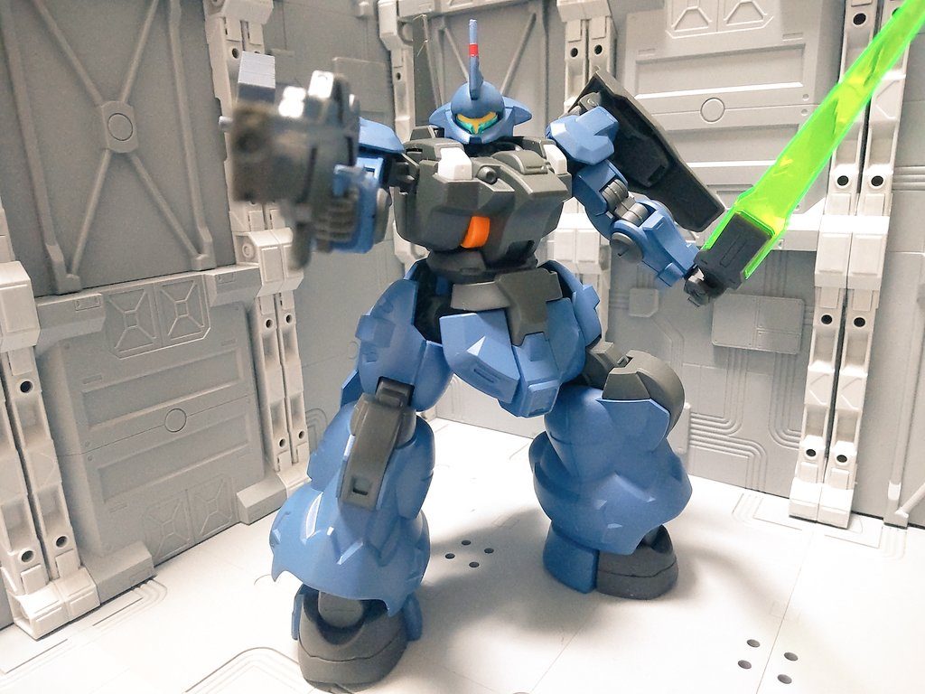 ライフルで牽制