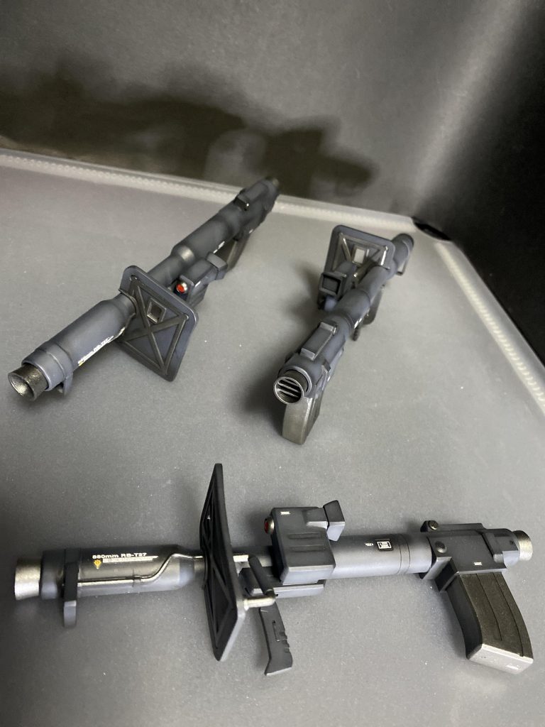 ラケーテンバズ×3 センサーをHアイズに変更。シールド?を塗り分けたけど苦労した割に目立たなかった…