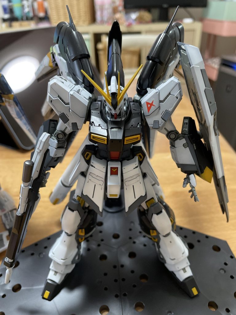 デカールは今回肩とシールドのみにしました‼️