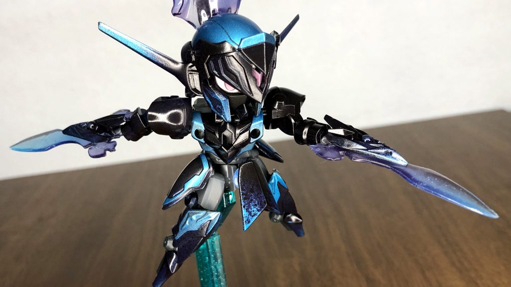 手元の剣はレジンで制作プラ板で元となる形を作り、それを複製し2つ同じものを制作