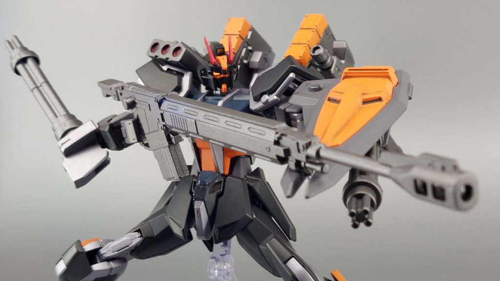 超大型のロングレンジライフルもあります。ジャンク山から掘り出したからこれなんのキットのやつなのかよくわかってないんですよね。サンダーボルトでしょうか