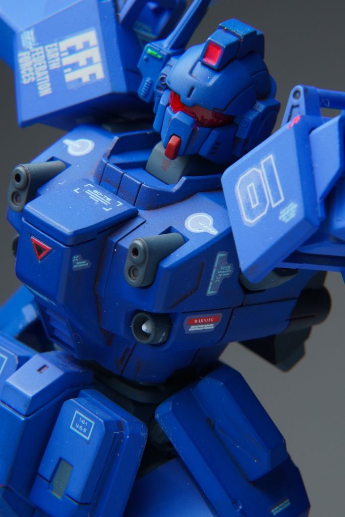 今回の工作は大好きな機体てのもあってかなり気持ちが入りまくってました。振り返るとブルー系の機体もHGで2度モデルアップされて当時BーCLUBのガレージキットかスクラッチするしかその手に納める手段が無かった頃が懐かしいですw陸ジムと陸ガン使ってセミスクラッチした記憶が鮮やかに甦るようなガンプラ人生振り返りのブルーディスティニーの制作でした。