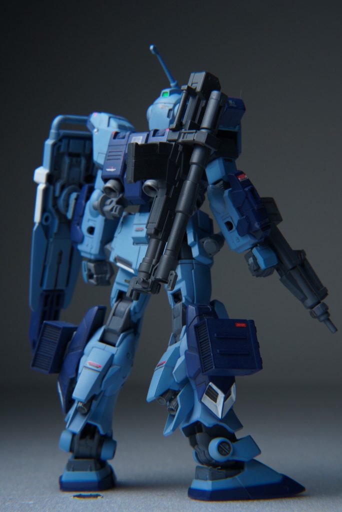 リヤビュー。背面もスラッとしつつ武装モリモリでやはり特殊過ぎる機体なのが滲みでてますね。