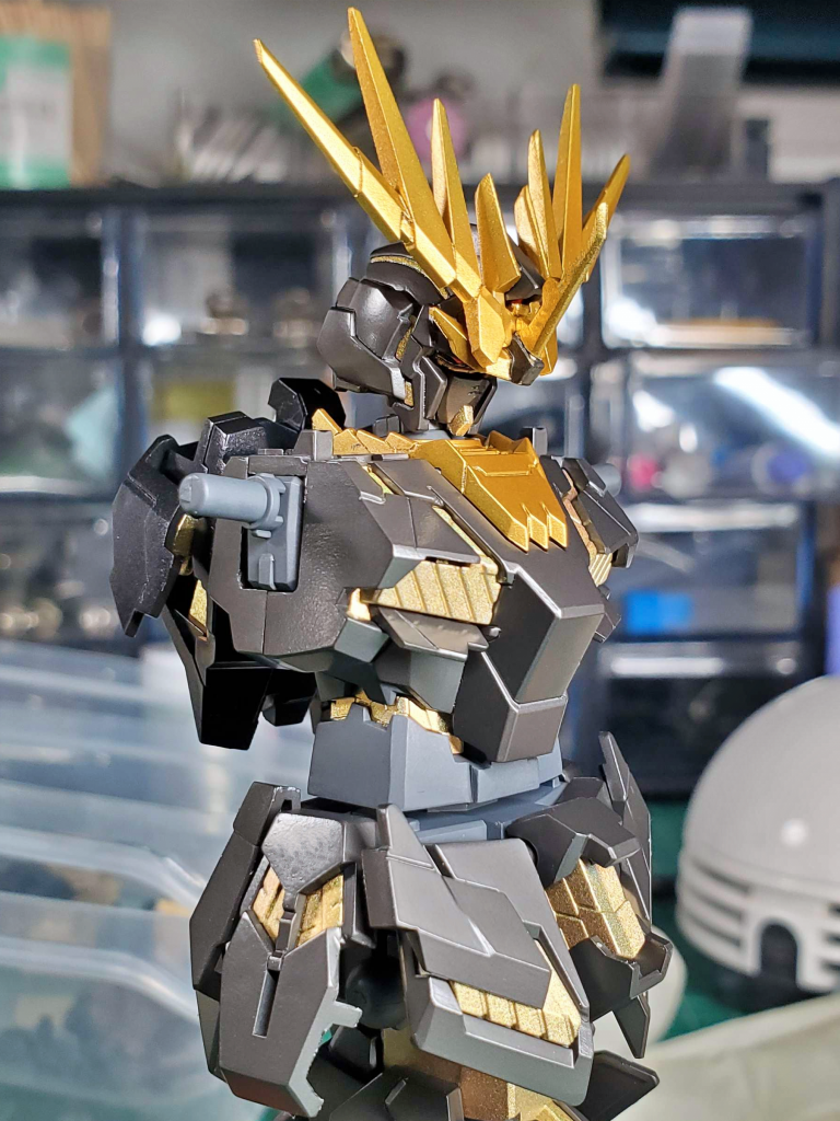 塗りっぱなし、適当に塗ってるのが丸わかりwつや消しの偉大さを思い知る。究極レインボーを若干感じていただけるかと・・・