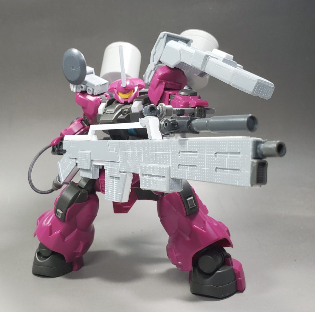 ビームショットライフルが少し気に入らなかったので作り直し、バックパックもギラズールを意識して製作。このポーズを取らせて満足していたところ「これ本体は改造せずに作れたしゼクアインみたいにできるんじゃない？」と思い…