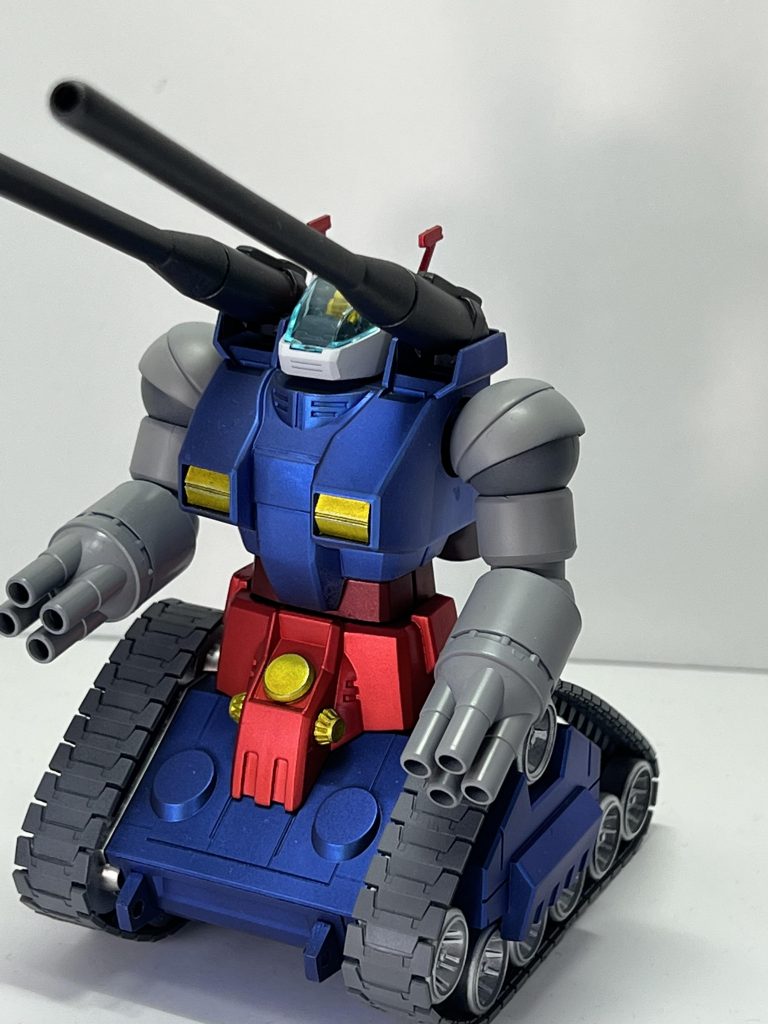 青部分はサファイアブルー。黒下地だとこんな感じになります。赤はシルバーにガイアカラーの パールプレミアムレッドです。