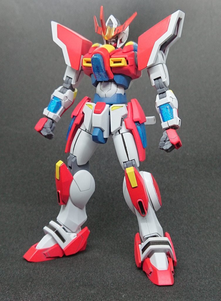 頭部のバルバトス以外はトライバーニングとシャイニングガンダムで構成されています。トラバ部分はゲーム時ビルドバーニングでしたがリアルではせっかく後継機があるのだからとこちらを使いました。