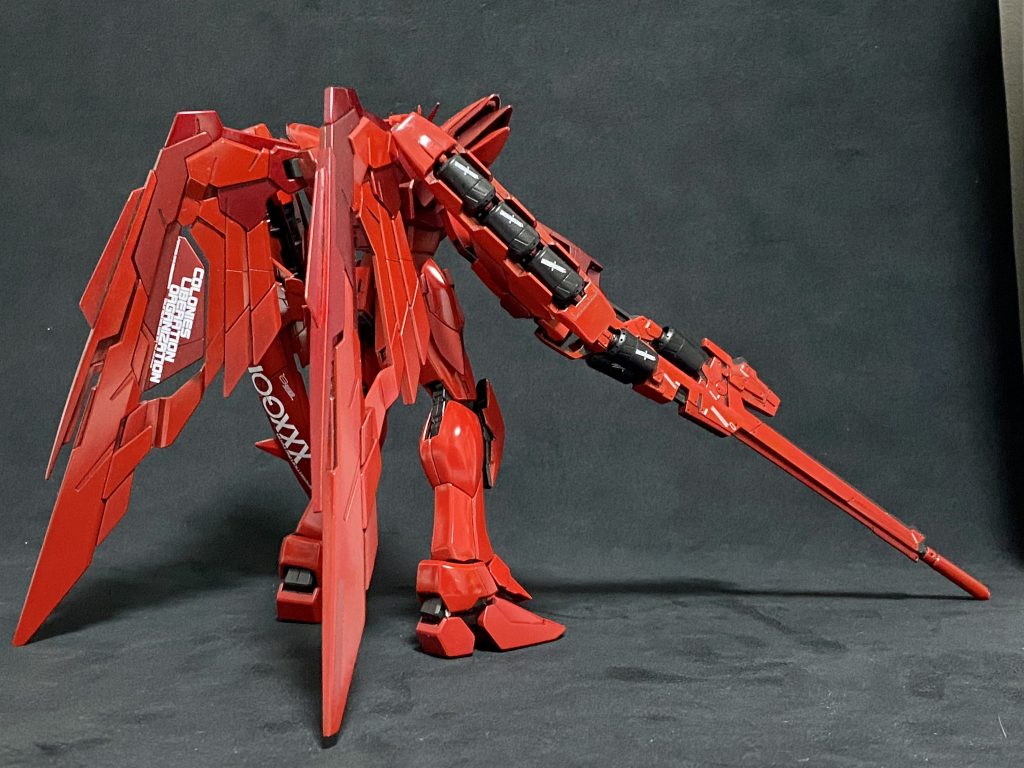 いやーウィングガンダムゼロお求めやすいMG版ぬかなか名作キットではないでしょうか？つい先日チタフィニッシュの高級モデルがベース限定で発売されましたが負けてないですよ！次はこのサイズにもあきたのでデッカいのつくります。