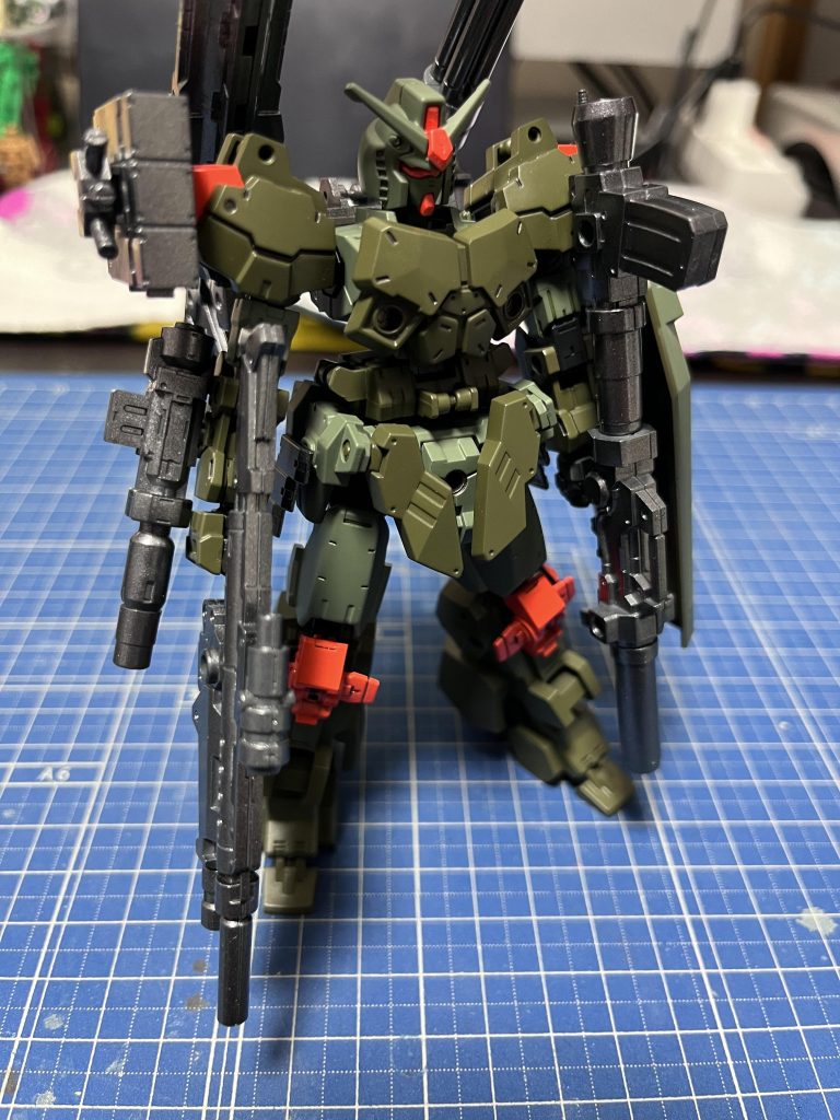 全塗装後、デカール貼ってトップコートする前です。