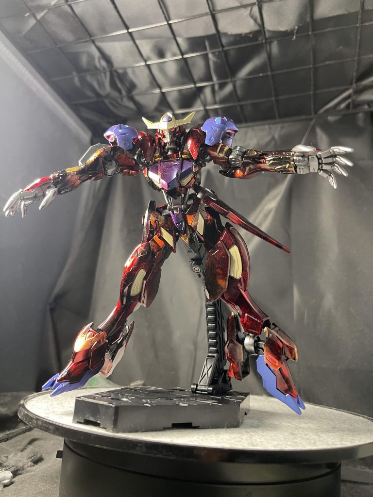 塗装は大理石塗装を応用してキャンディメイン、各部をメタリック、パール、偏光で塗装しました 