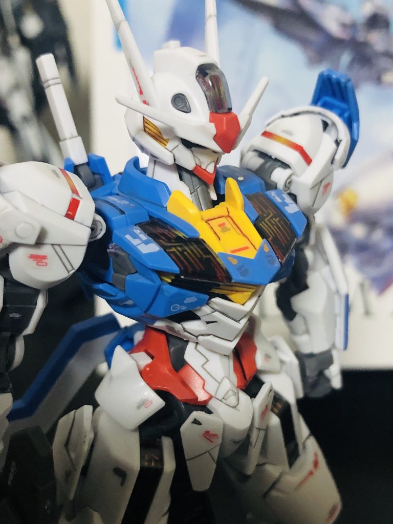 実はツインアイもひとまわり黒で縁取りして少しだけ目つき悪くなってるんですが奥まってて目立ちませんね！しゃーなし！