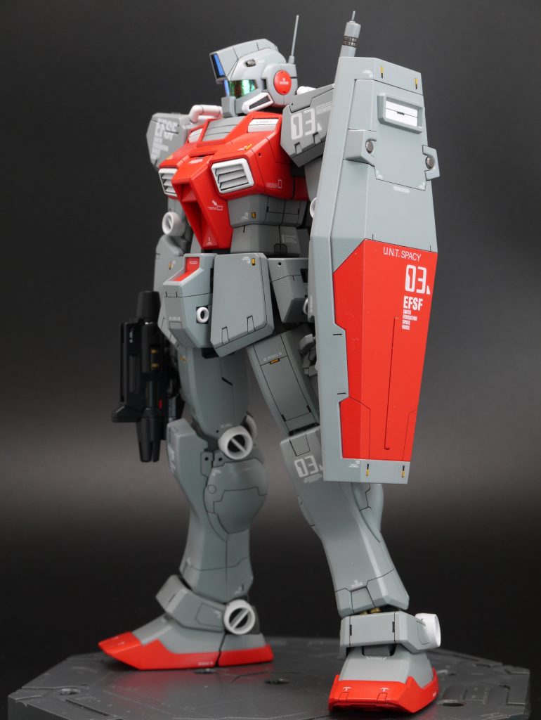 本キットはパッと見はキレイにまとまっていますが、よく見ると短足・ズン胴なので、プロポーションの改修をメインに作製しています。